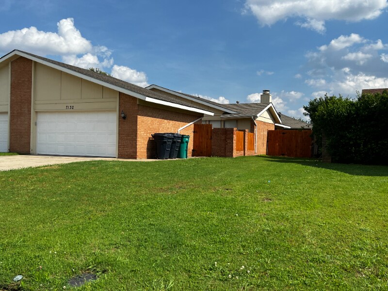 Primary Photo - 7132 NW 116th St