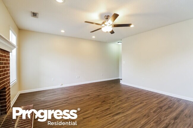 Building Photo - 380 Jasmine Dr