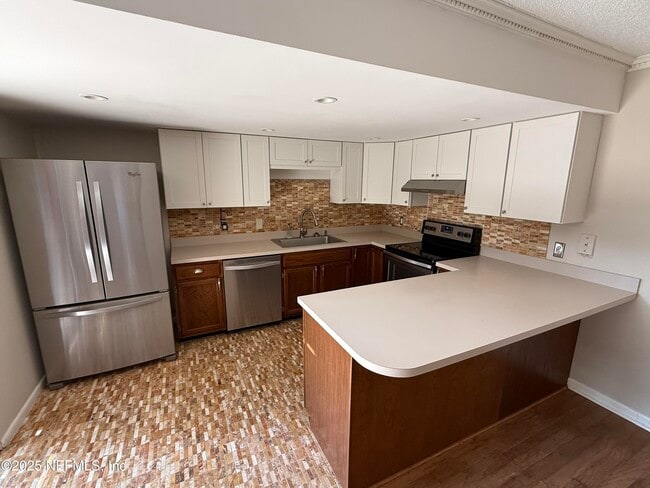 Building Photo - 10358 Big Tree Ln
