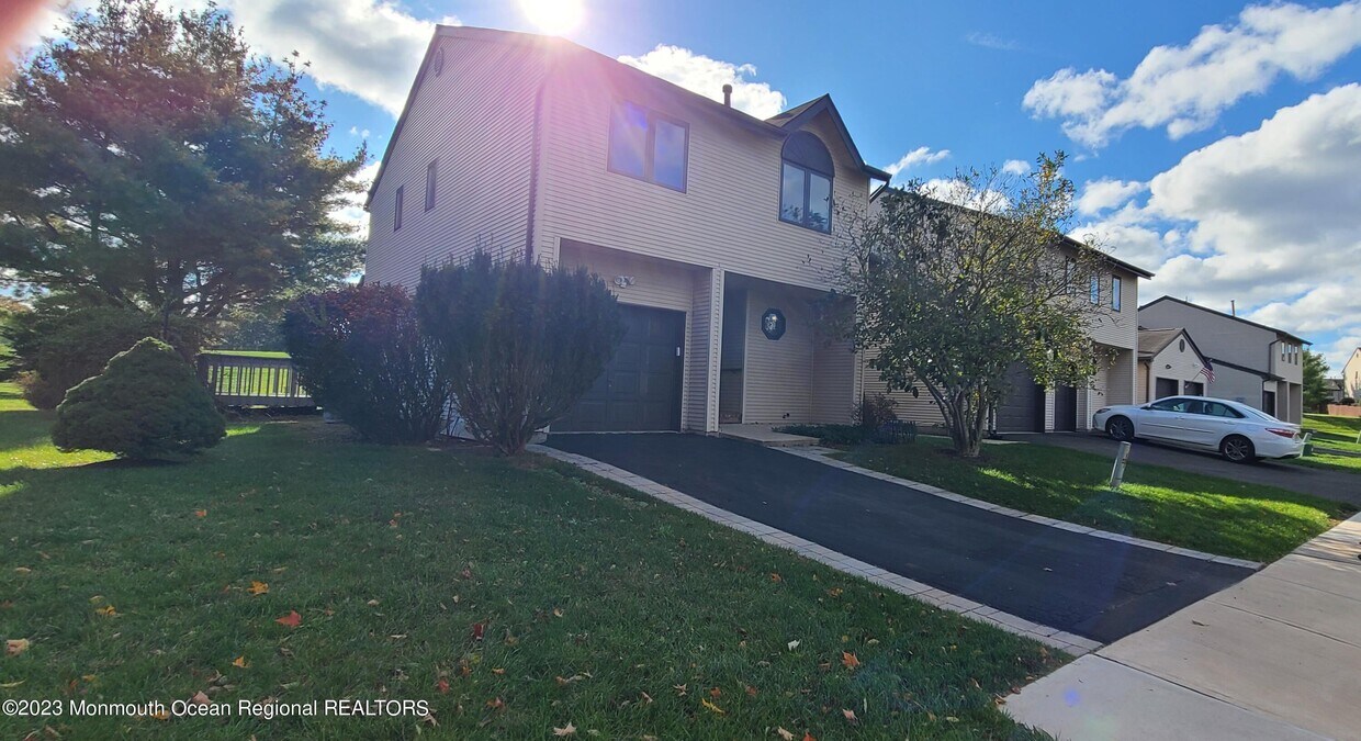 16 Linden Ct, Flemington, NJ 08822 Condo for Rent in Flemington, NJ