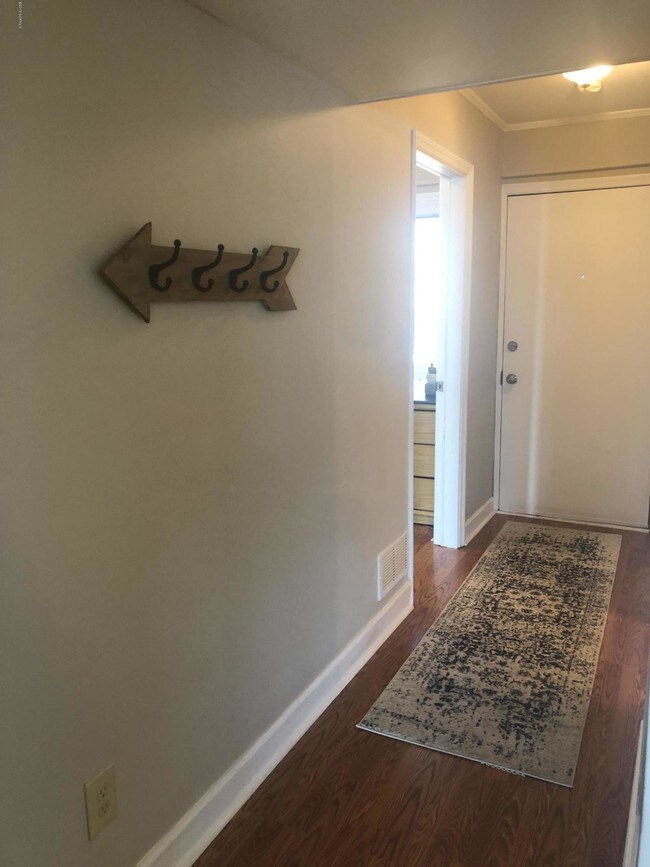 Building Photo - 2203 Harbourside Dr