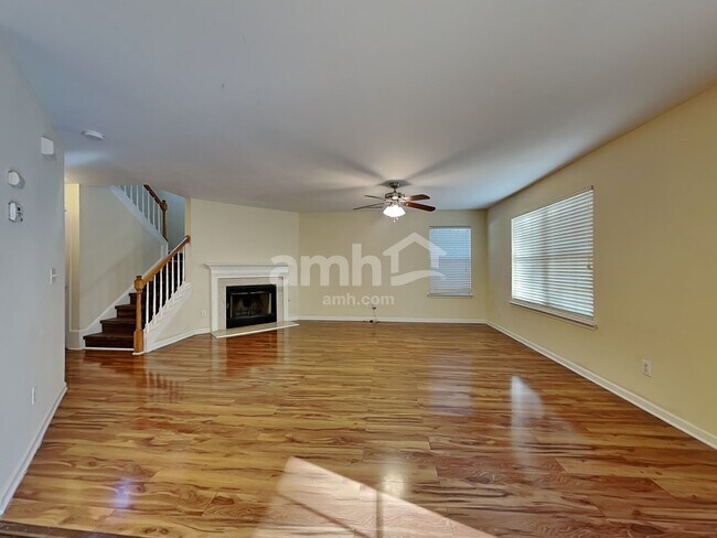 Building Photo - 204 Cloverdale Drive