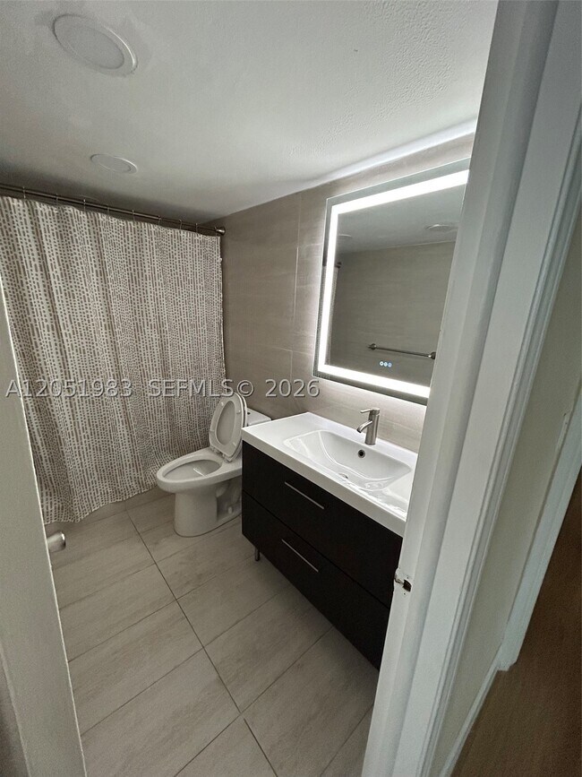 Foto del edificio - 9461 Evergreen Pl