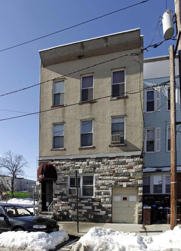 Building Photo - 415 33rd St