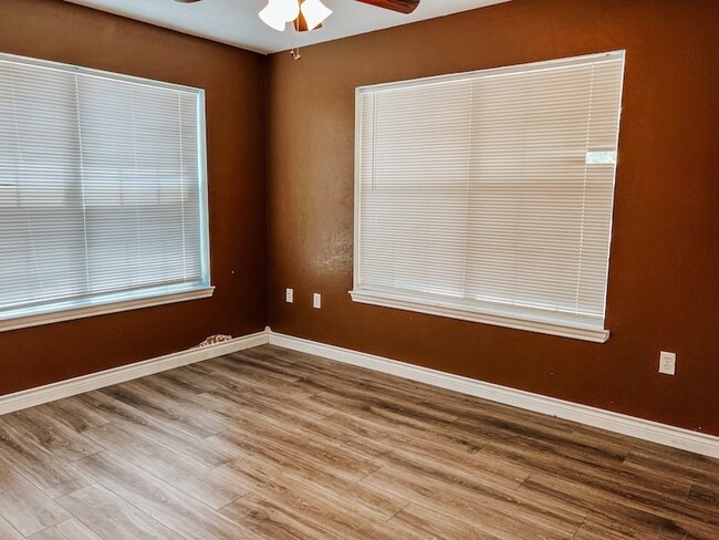 Building Photo - 542 Goin St