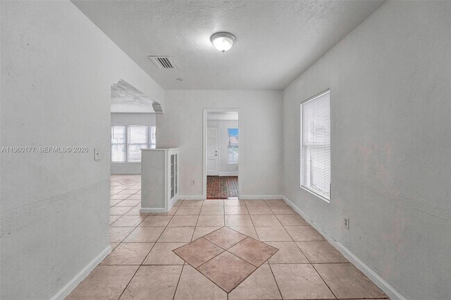 Foto del edificio - 2811 SW 3rd St