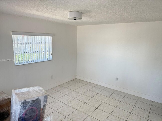 Foto del edificio - 426 NE 166th St
