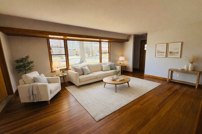 Foto del edificio - 4021 Oak Ct