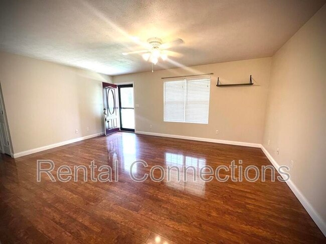 Building Photo - 112 Stable Dr