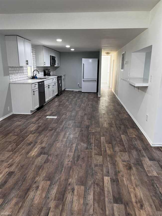 Foto del edificio - 3 br, 1.5 bath Mobile Home - 420 East Robi...