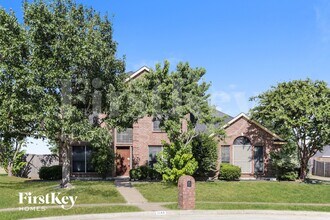 Building Photo - 1146 Finch Cir