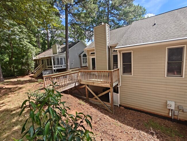 Building Photo - 108 Kingsley Woods Dr