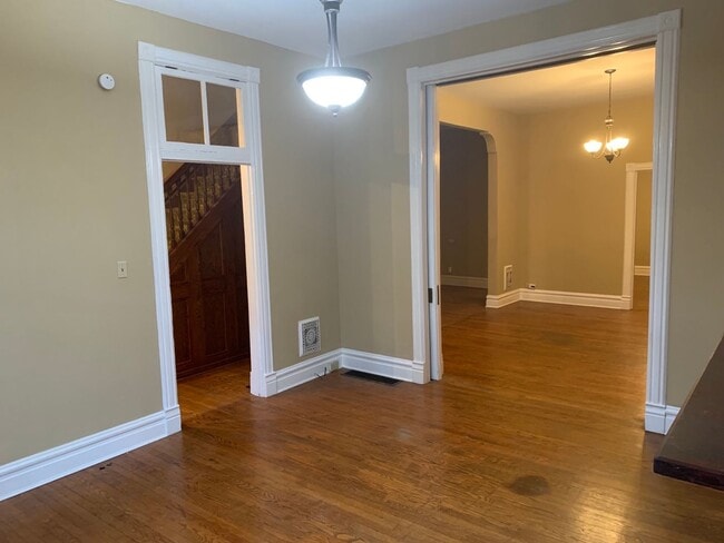 Building Photo - 3129 Shenandoah Ave