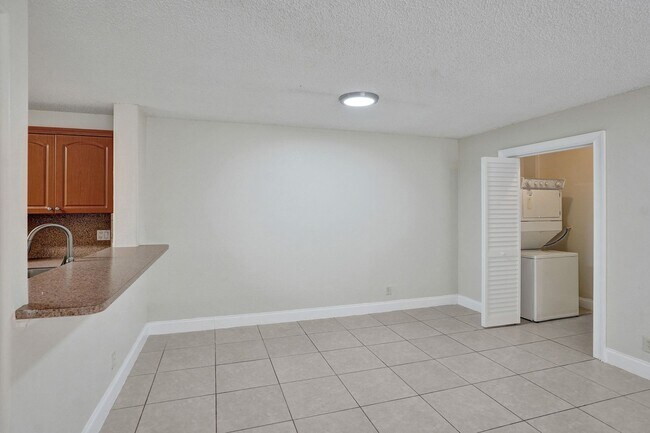 Foto del edificio - 3 BED/2BATH