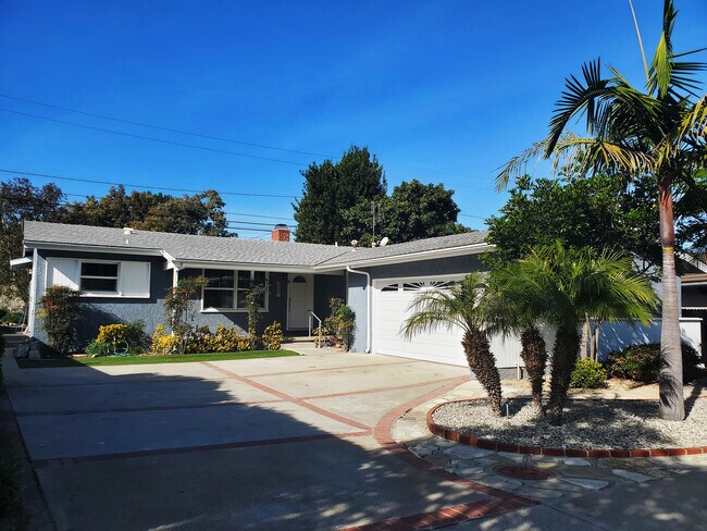 Foto del edificio - 26541 Mazur Dr