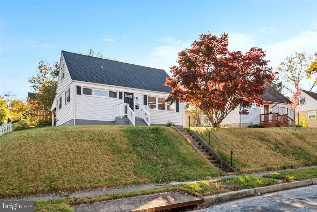 Foto principal - 741 Silver Creek Rd