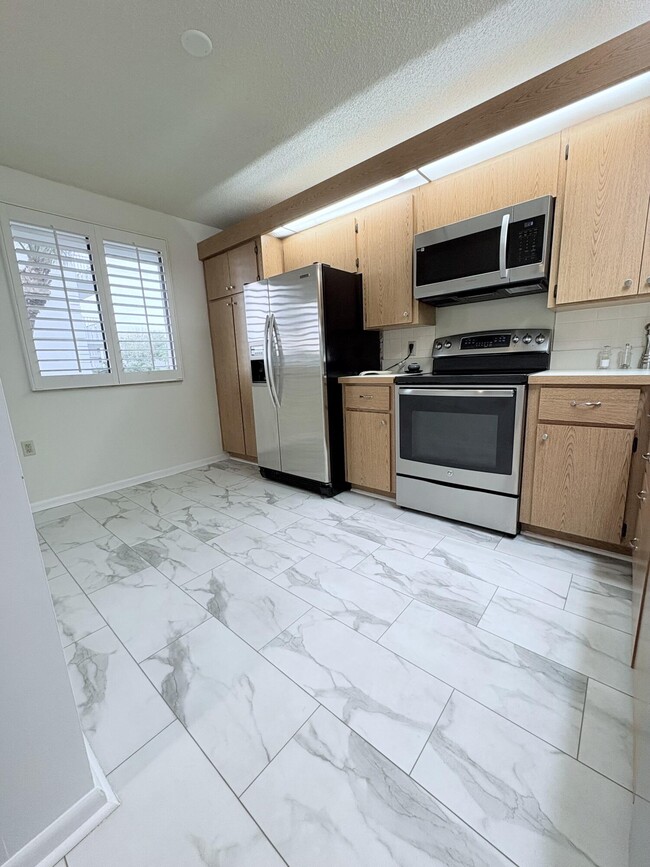 Foto del edificio - 2401 Village Blvd