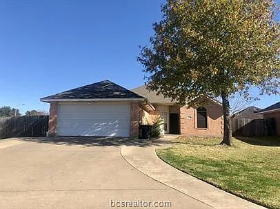 Primary Photo - 932 Crystal Dove Ave