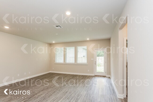Foto del edificio - 6503 Tiger Pointe Dr.