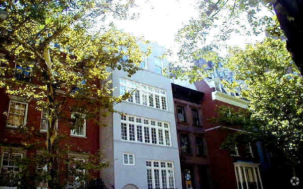 Primary Photo - 126 E 73rd St