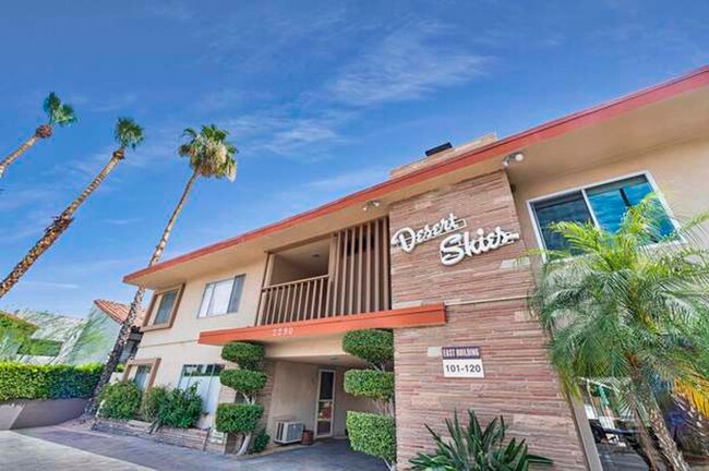 Foto del edificio - Desert Skies. Unfurnished, Long Term