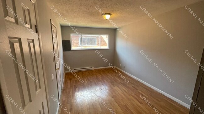 Building Photo - 10400 Whittier Ave