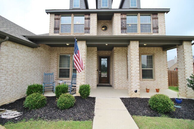 Building Photo - Beautiful Custom 2-Story 6/3/2 Nestled on ...