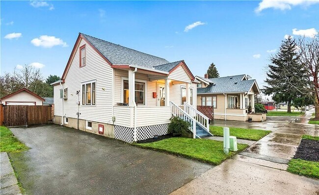 Building Photo - Cozy Renton Bungalow