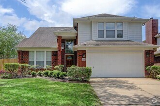 Building Photo - 2426 Linwood Dr