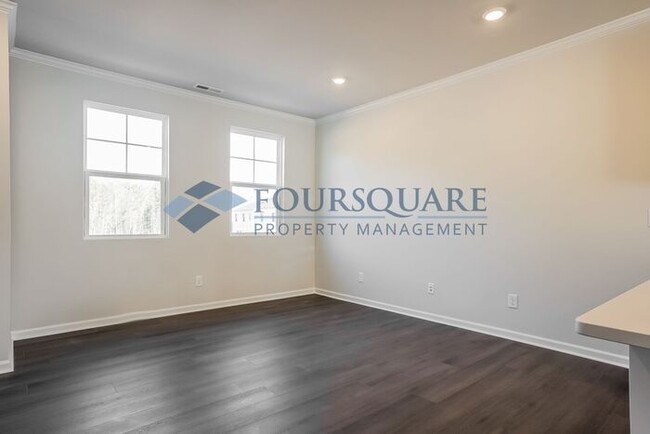 Foto del edificio - New Three-Story Townhome | 1st Level Guest...