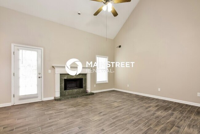Building Photo - 4 Bedroom Pet-Friendly Home in COVINGTON, GA with Main Street Renewal