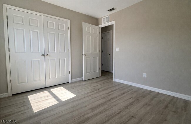 Foto del edificio - 3108 73rd St W