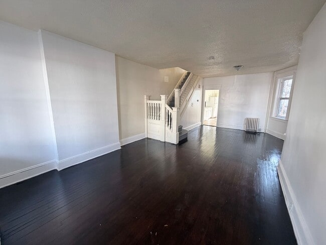 Building Photo - 163 Hoffman Ave