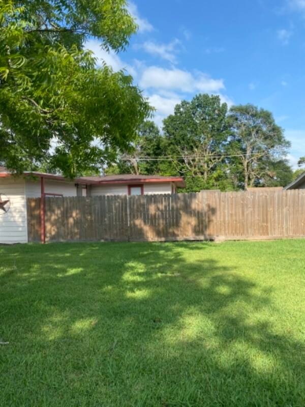 804 Winding Way St, Lake Jackson, TX 77566 House for Rent in Lake