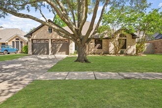 Building Photo - 710 Lochnell Dr