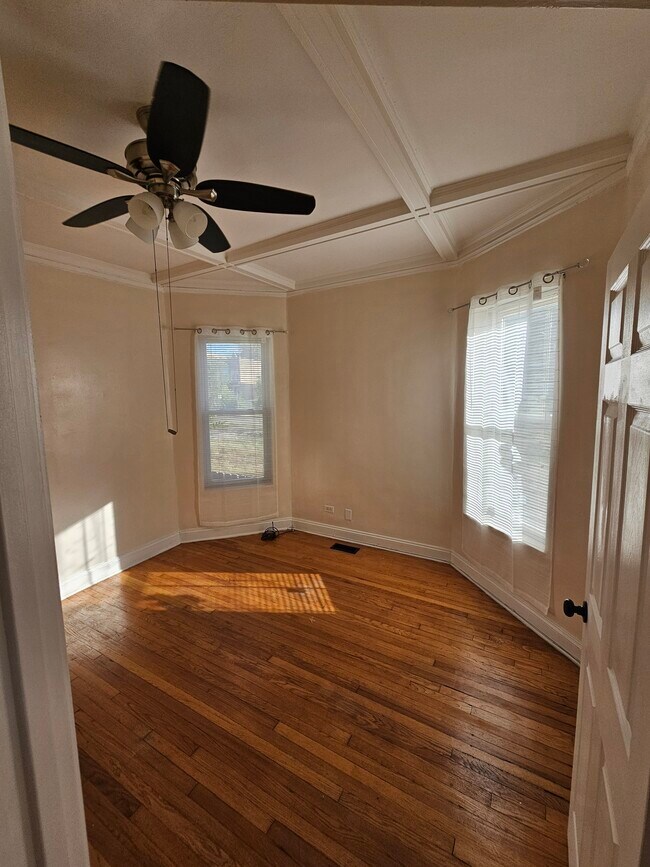 Foto del edificio - 719 S Central Park Ave