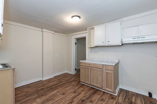 Building Photo - Edgerton Duplex 2