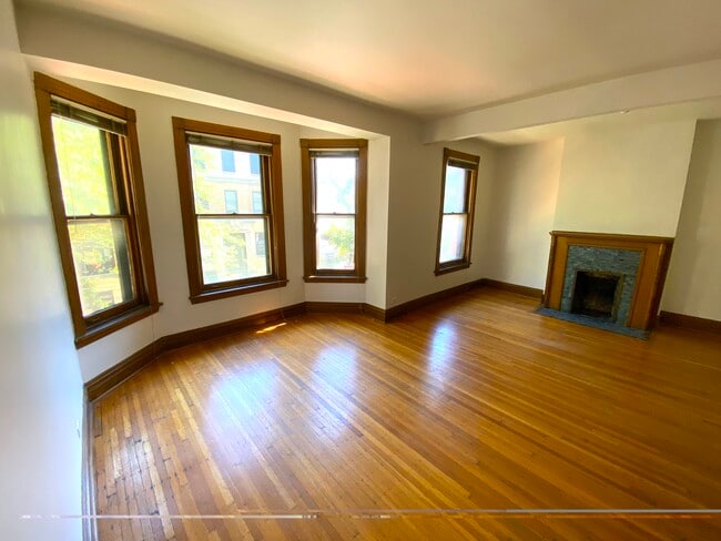 Foto del edificio - 2352 N Cleveland Ave