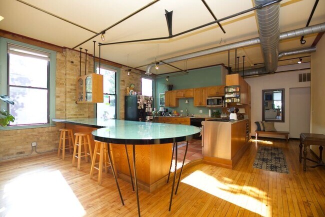 Foto del edificio - 1846 W Henderson St