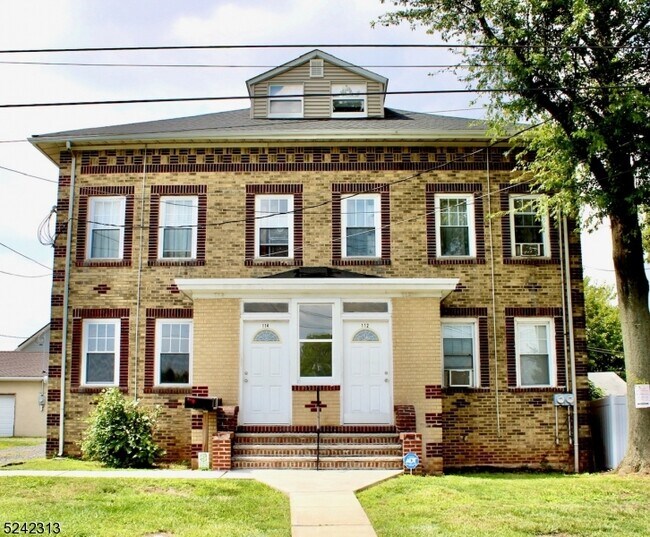Building Photo - 114 Walter St