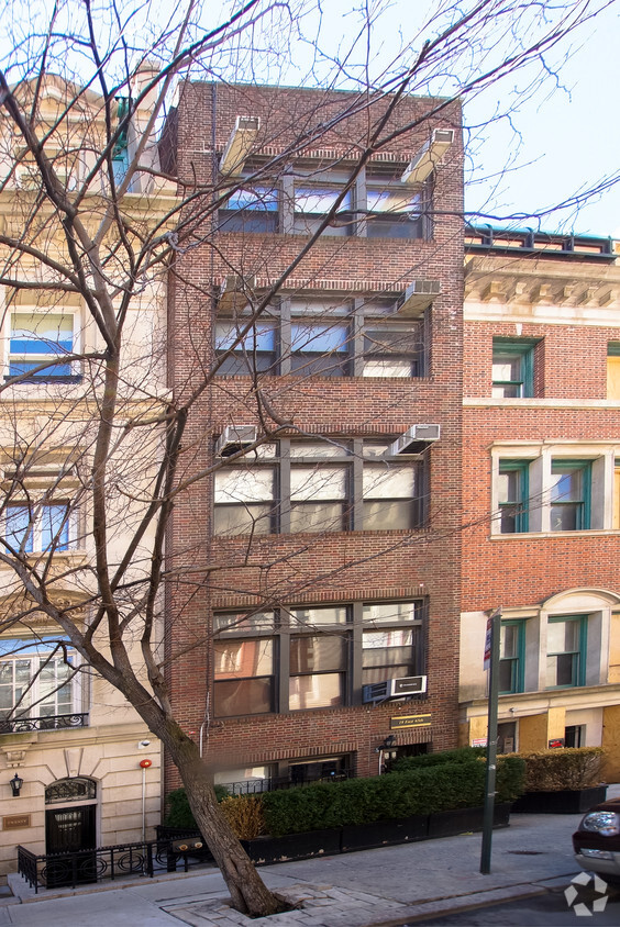 Building Photo - 18 E 65th St