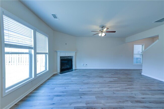 Building Photo - 4910 Breezewood Cir