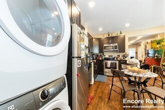 Building Photo - 1566 Tremont St