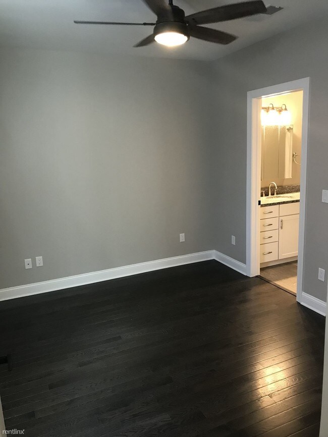 Building Photo - 1 br, 1 bath Apartment - 163 W Pearl St #204
