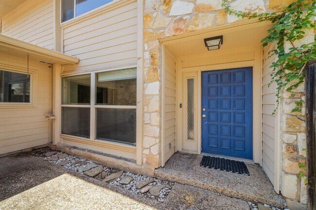 Building Photo - 8402 Alta Mesa