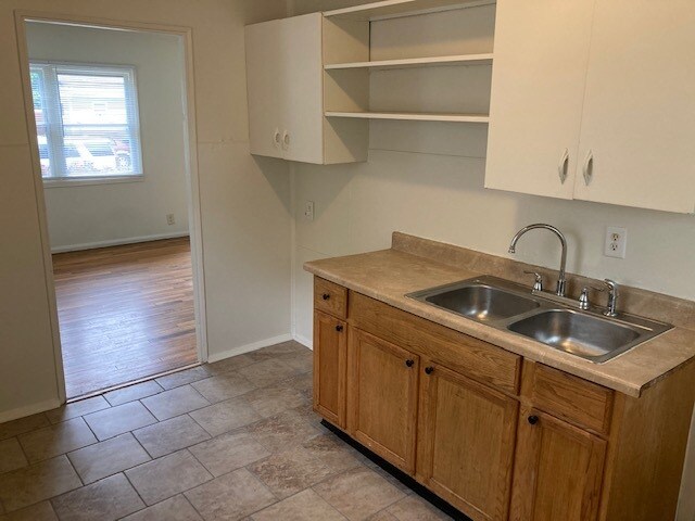 Building Photo - 1210 N Goodlet Ave