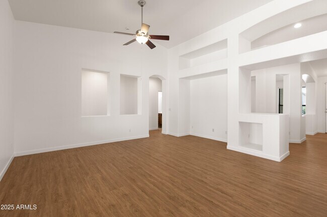 Building Photo - 8758 West Myrtle Ave