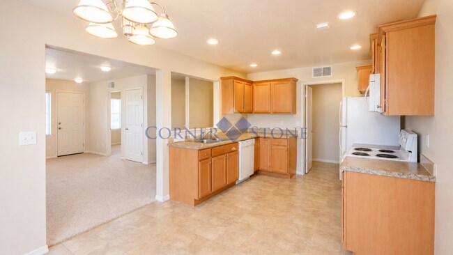 Foto del edificio - Spacious Home with Fenced Backyard!
