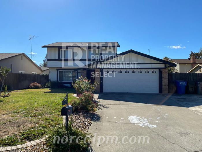 Primary Photo - 932 Regatta Dr
