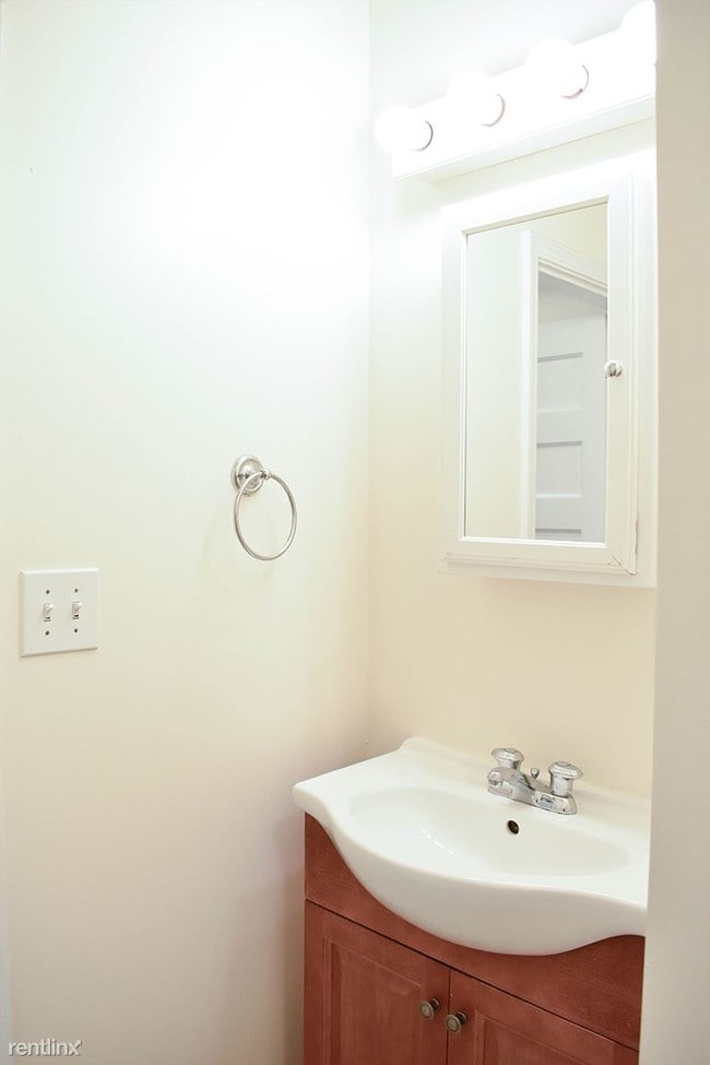 Building Photo - 632 Bellefonte St